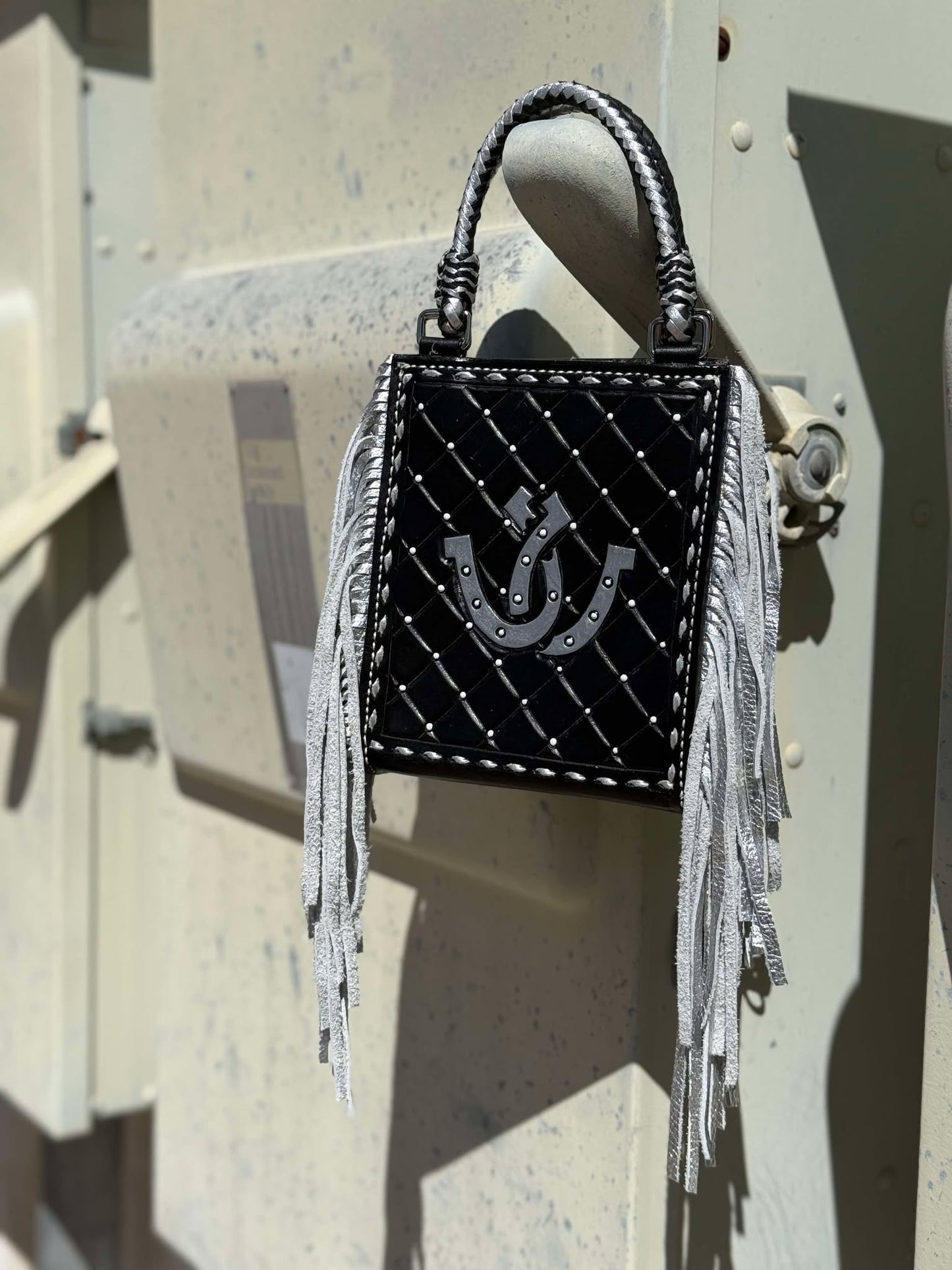 Alamo Saddlery The Card Handbags- HORSE SHOE SILVER FRINGE