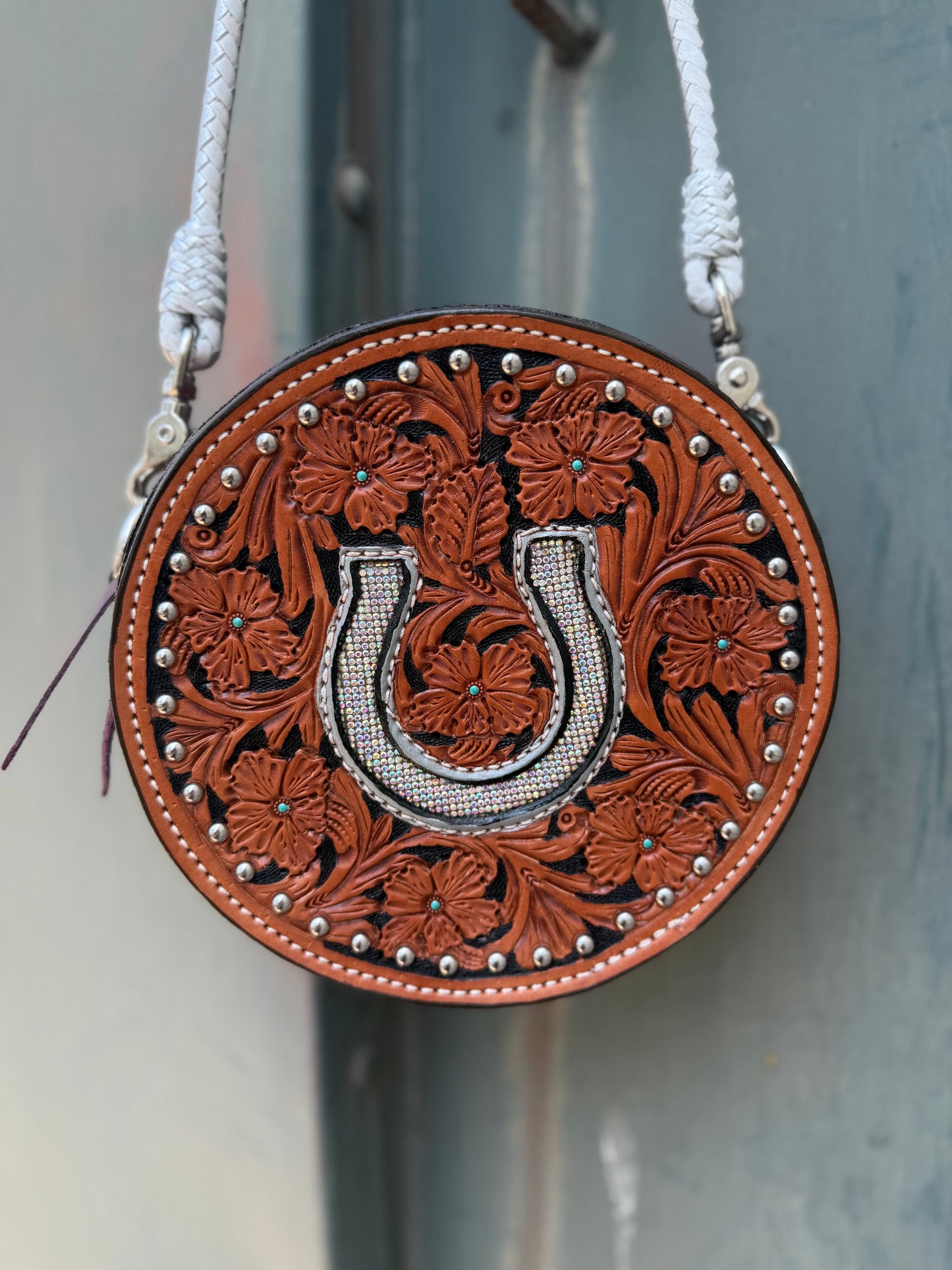 Alamo Saddlery 8" Canteen- Horse Shoe