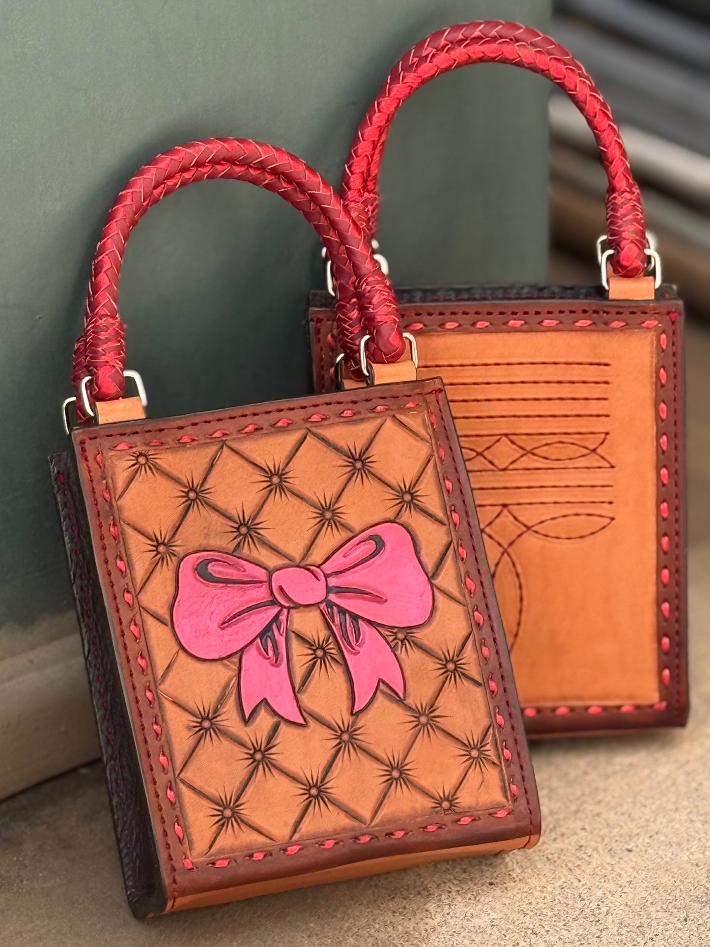 Alamo Saddlery The Card Handbag- Red bow