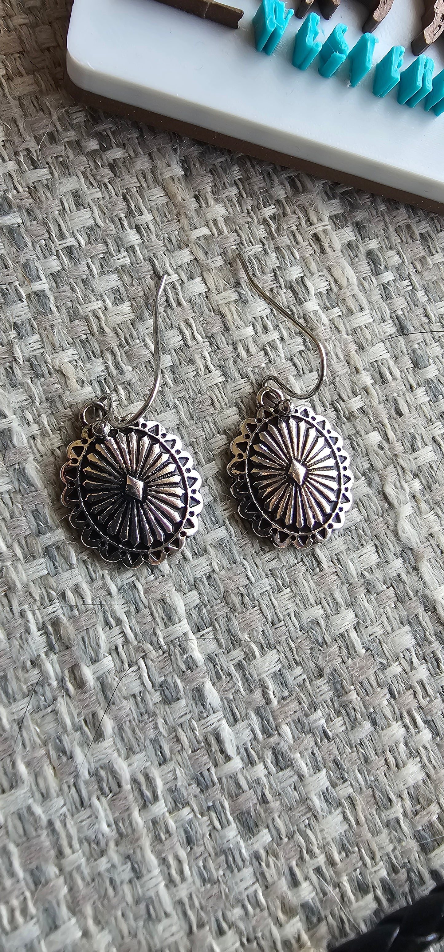 Baha Ranch Silvertone Concho Necklace with Earrings