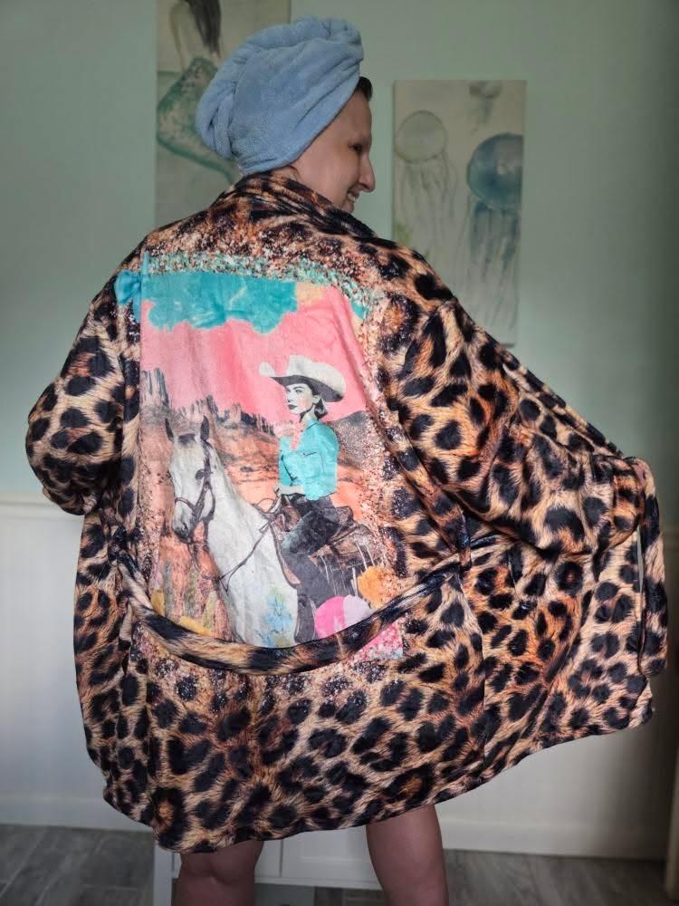 Baha Ranch Retro Pop Western Leopard Cowgirl Robe