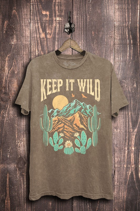 Keep It Wild Graphic Tee Size Small