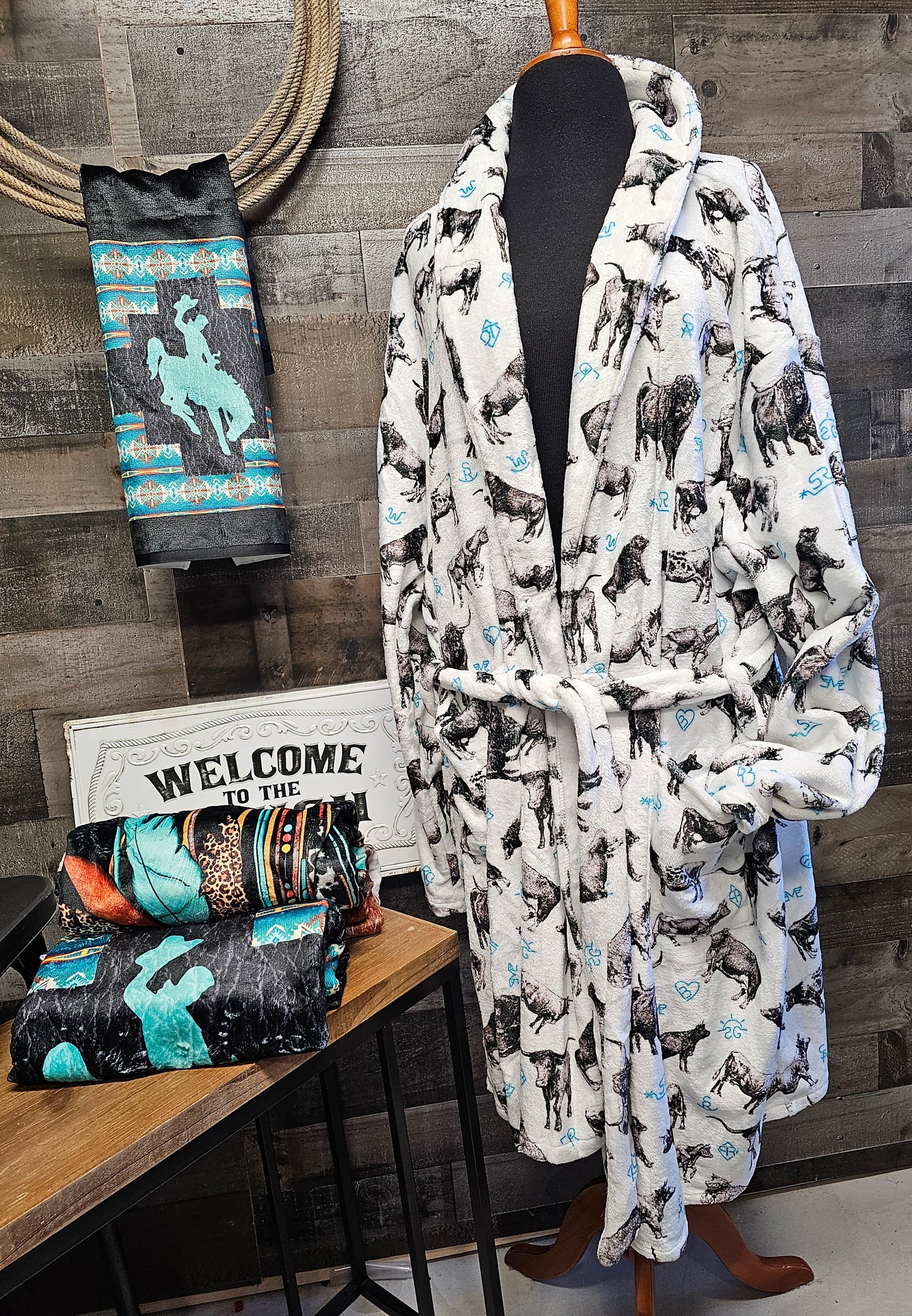 Sample Sale Cattle & Brands Women's Western Bath Robe size LARGE