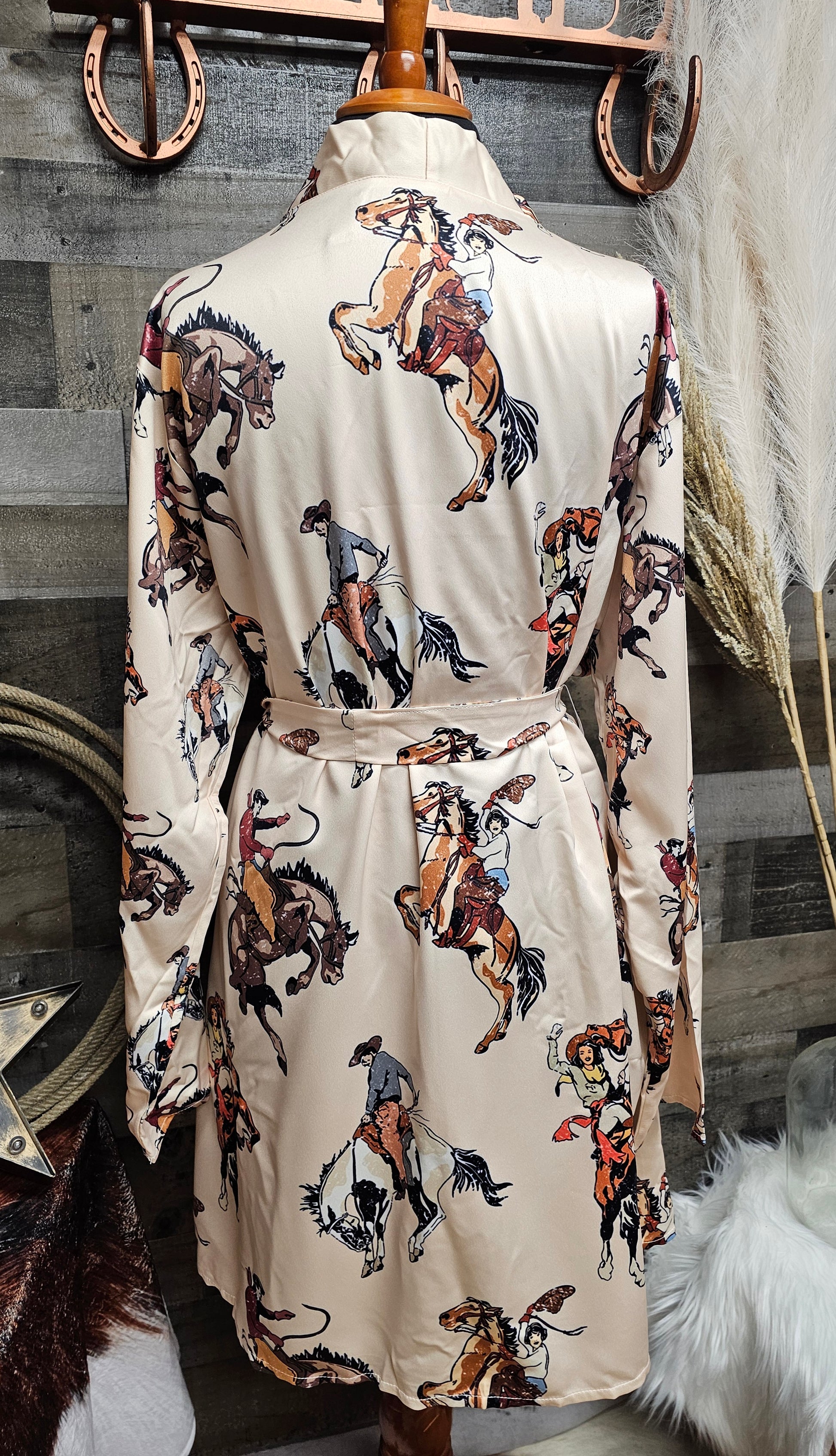 Vintage Cowgirl Women's Long Sleeve Belted Satin Feel Dressing