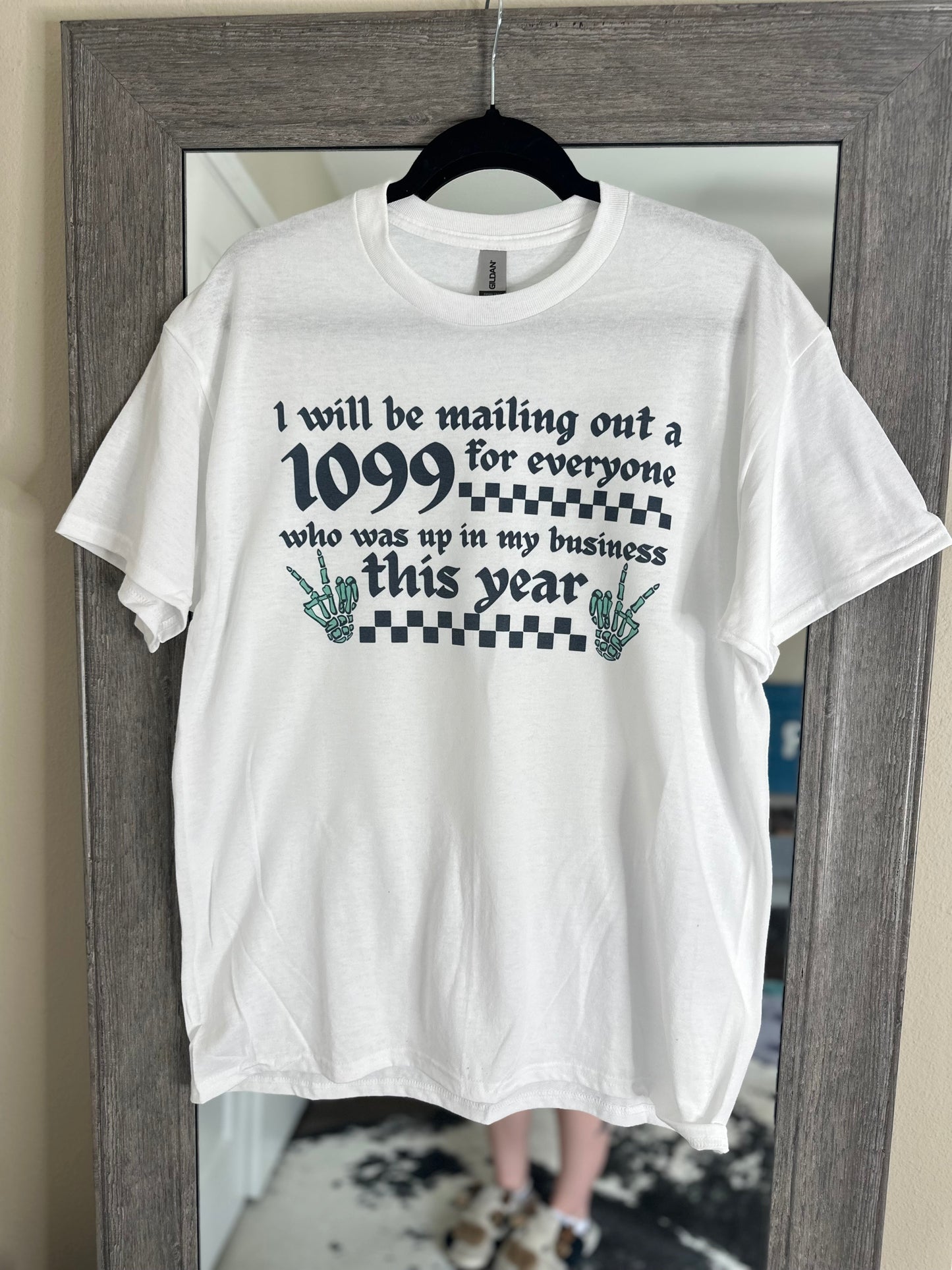 1099 TEE or CREWNECK
