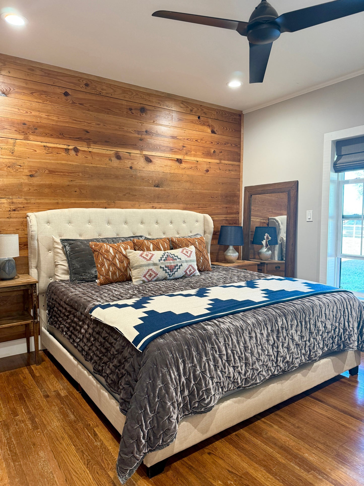 PRESIDIO NAVY + CREAM 100% COTTON -- 54"x74" Oversized Throw Blanket