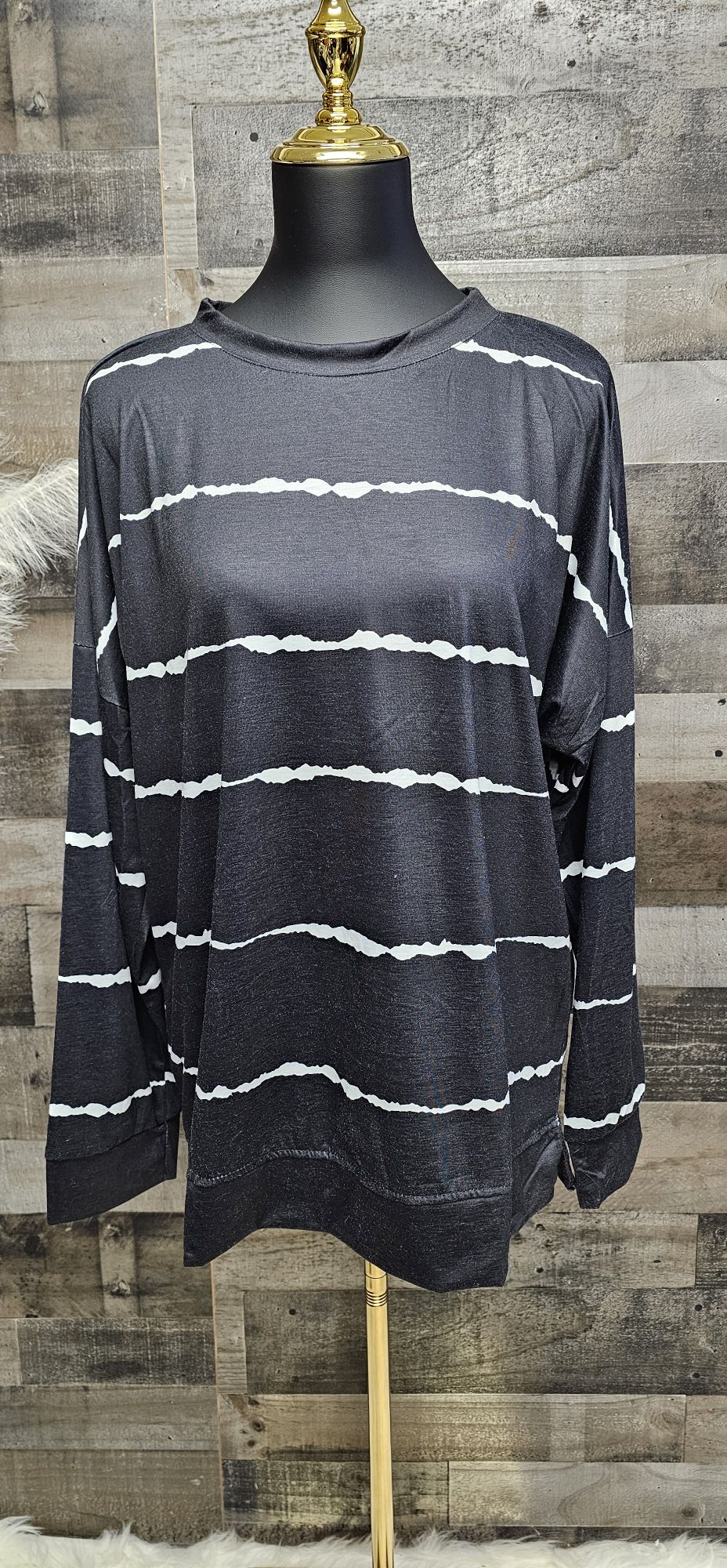 Black white top size XL