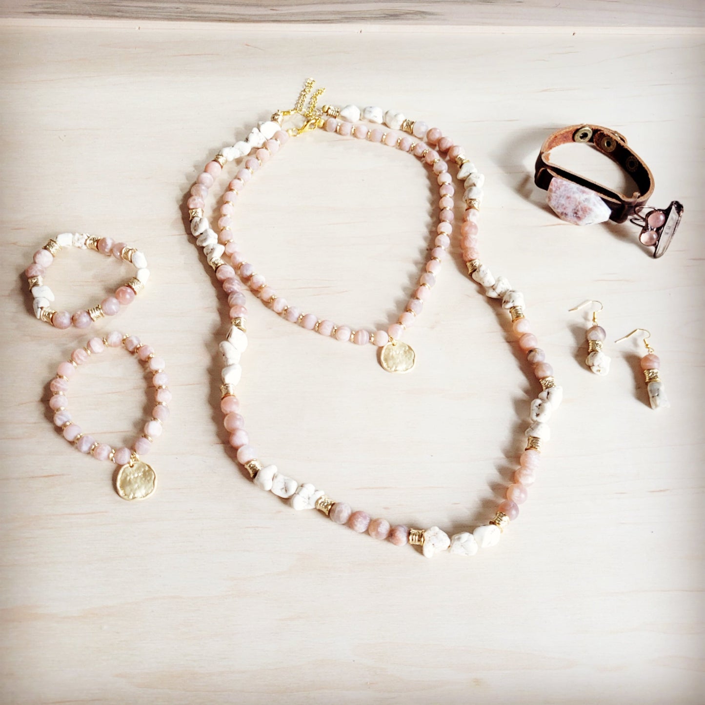 The Jewelry Junkie Frosted Sunstone Stretch Bracelet w/ Matte Gold Charm 811q