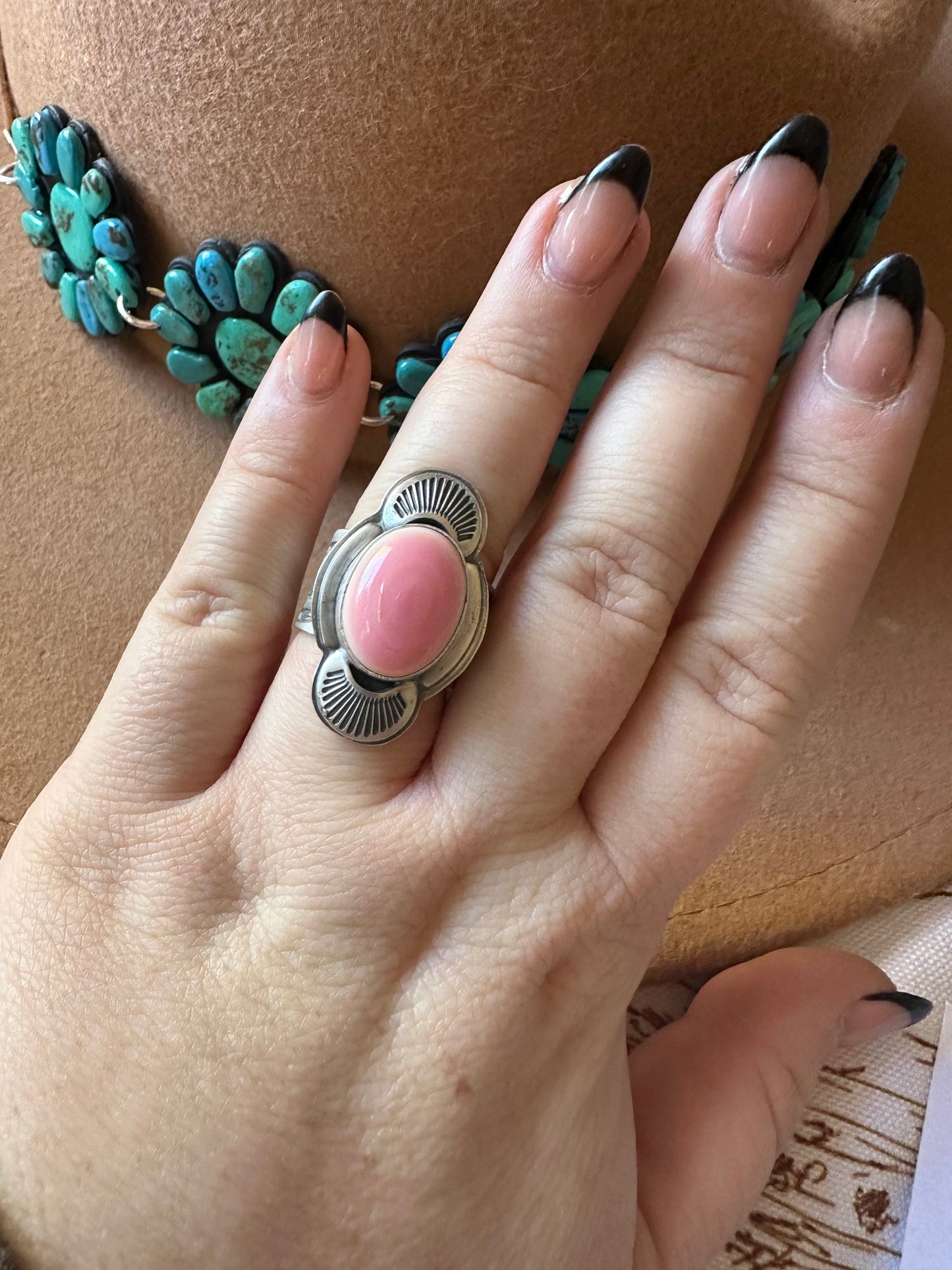 Gorgeous Navajo Pink Conch And Sterling Silver Ring Size 7.5 Signed