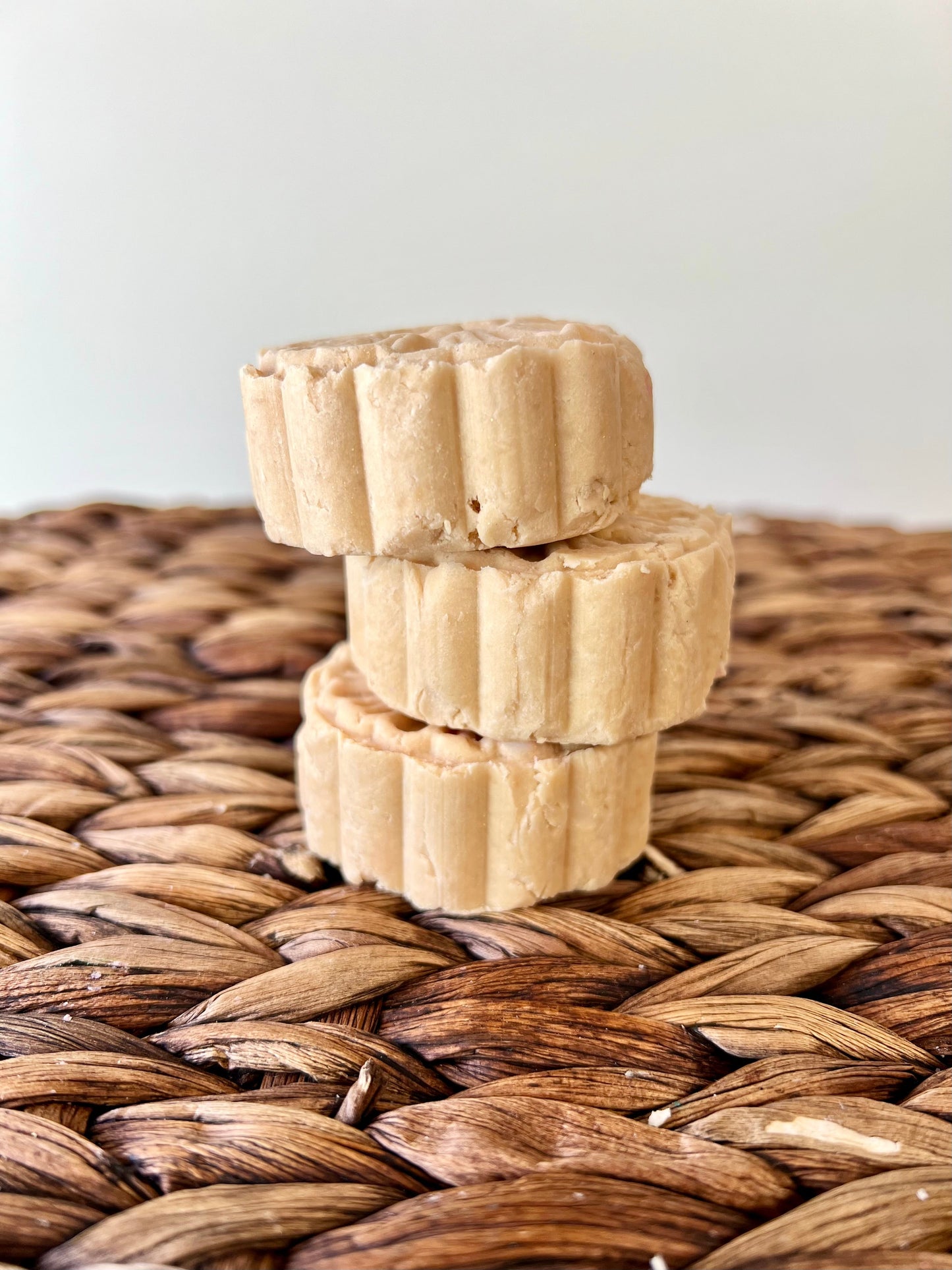 Farmhouse Lather Oatmeal Milk & Honey Shampoo Bar