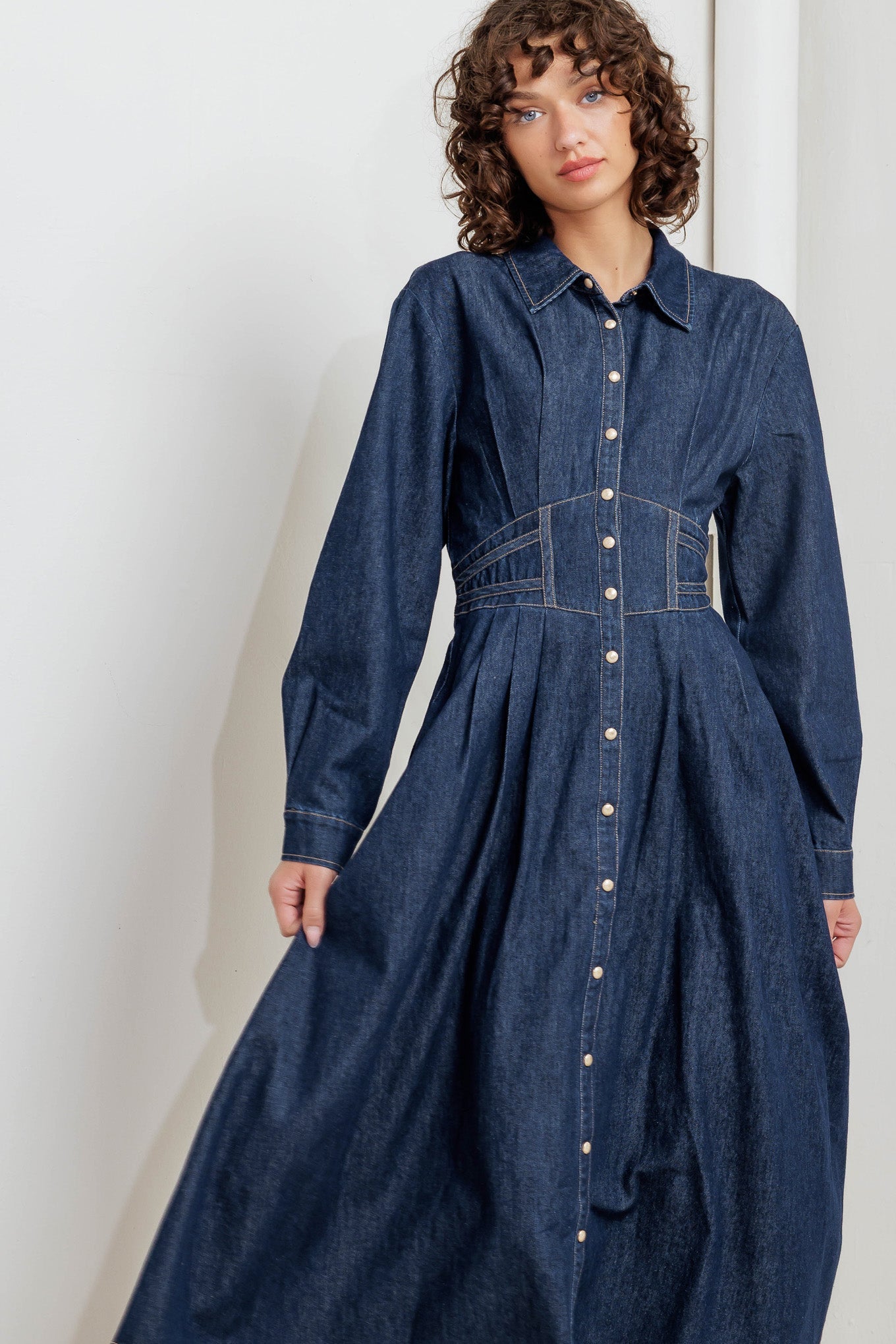 western denim midi dress Western denim midi dress in blue - Re Done