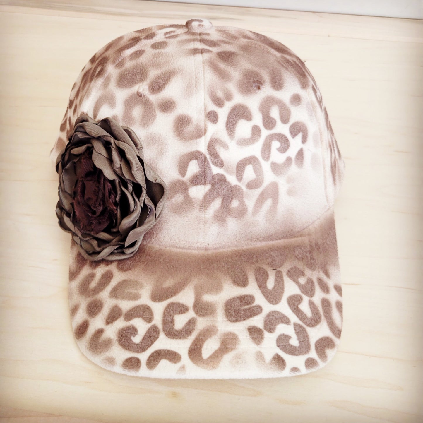 The Jewelry Junkie Hand-Painted Leopard Suede Baseball Cap Ivory w/ Flowers 986v