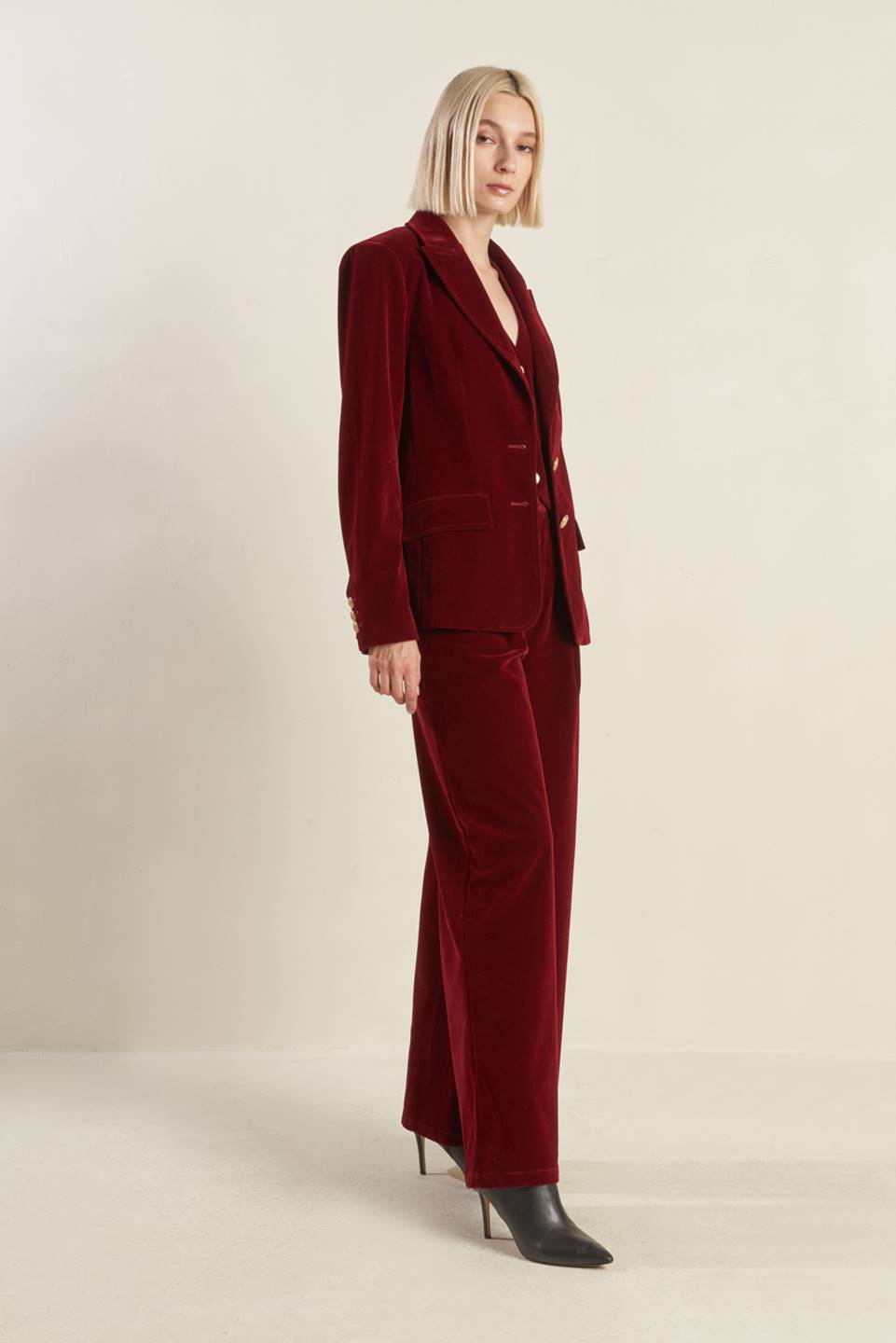 Flying Tomato Coy Charm Velvet Blazer