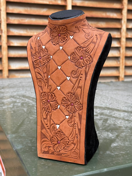 Alamo Saddlery Tooled Leather Necklace Display- Sweetheart