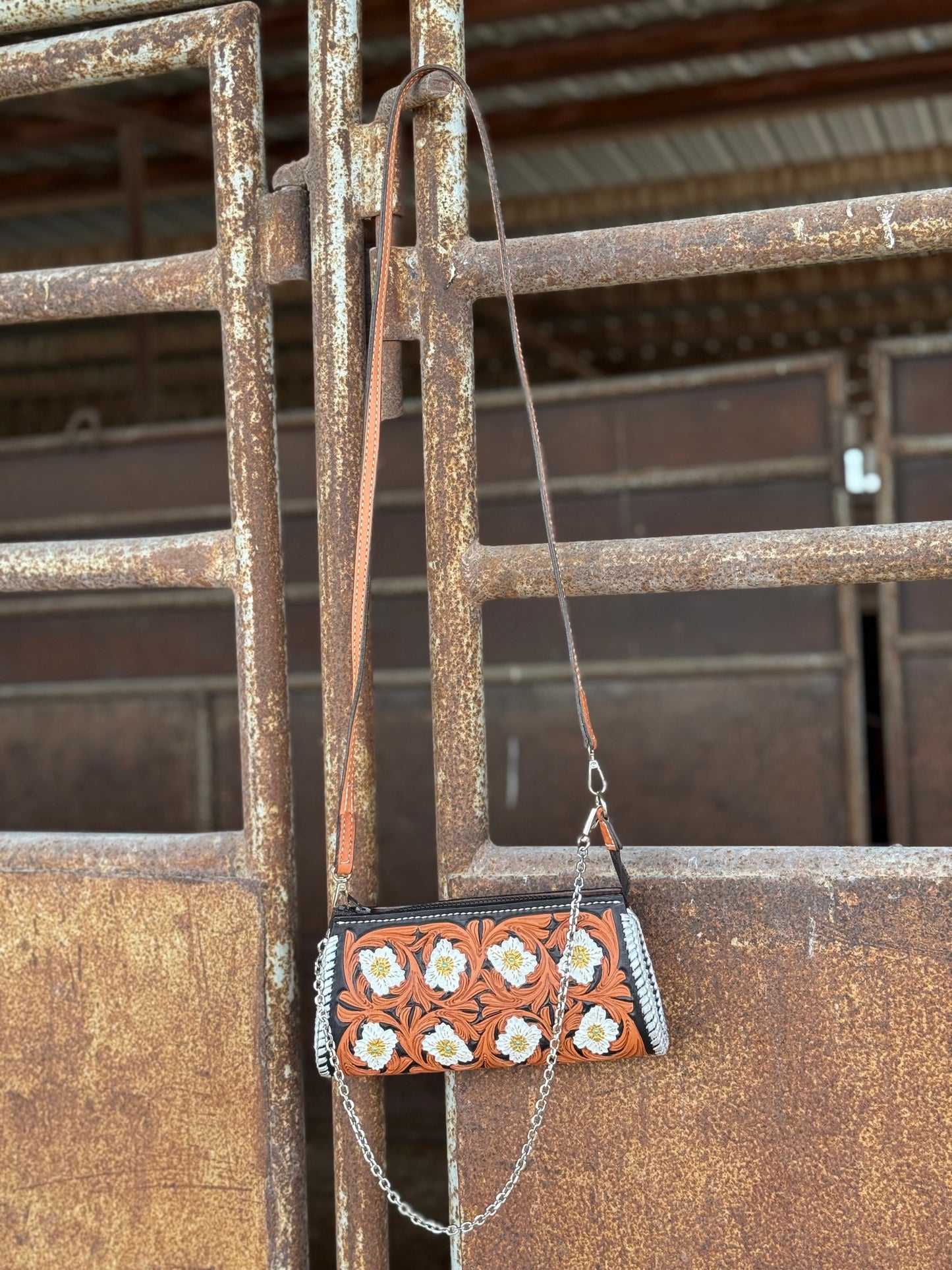 Alamo Saddlery Pony Purse- White