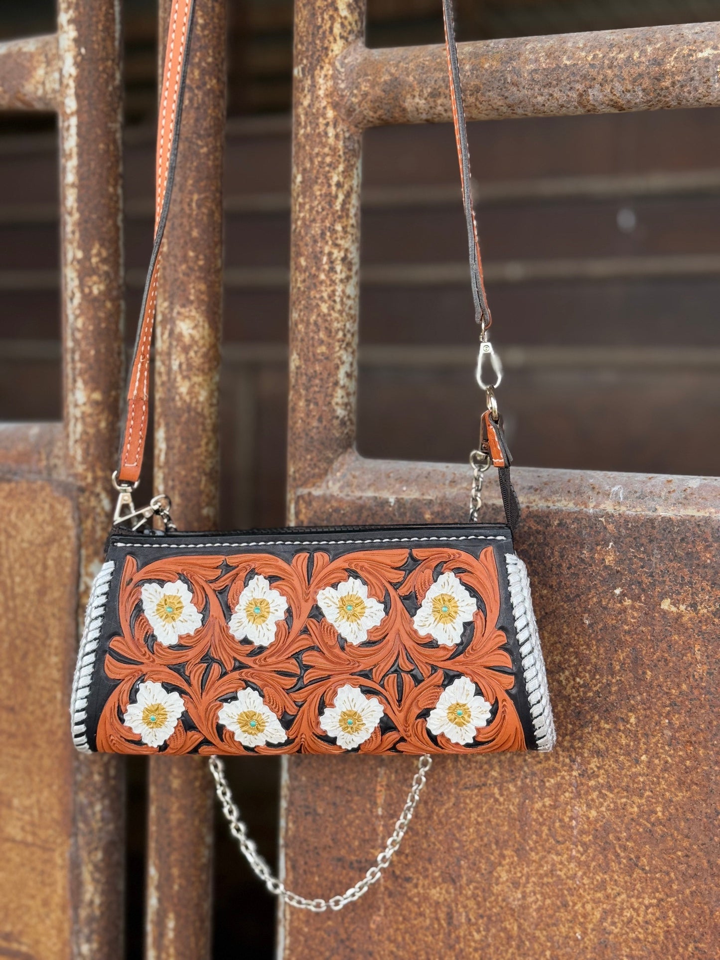 Alamo Saddlery Pony Purse- White