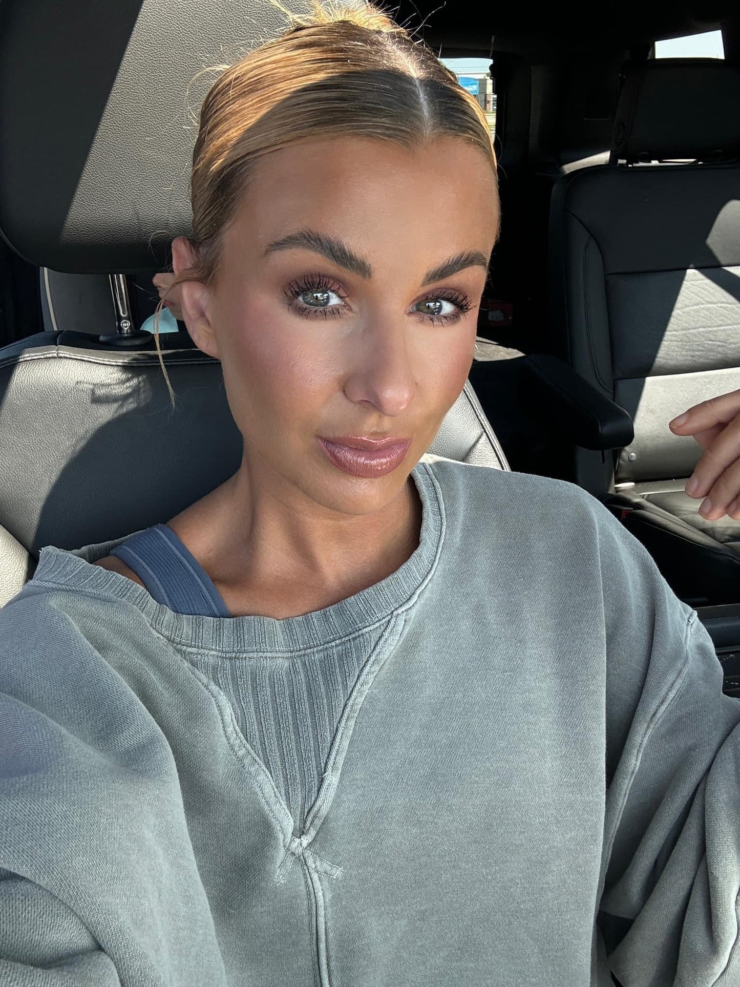 C & D Beauty BrowLock Brow Gel