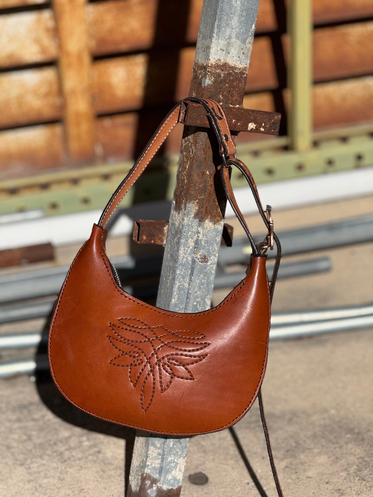 Alamo Saddlery Pistol Purse- Horse Shoe