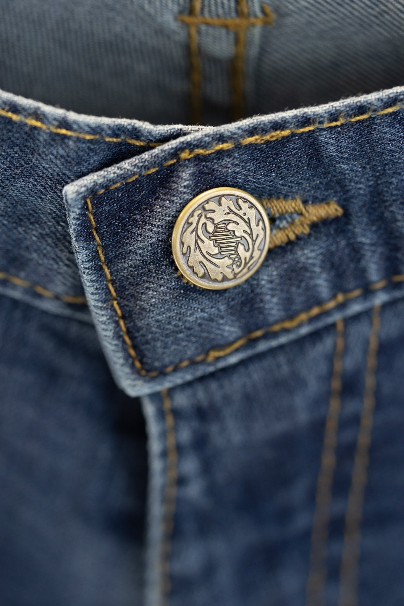 Dearborn Denim & Apparel Men's Tailored Fit Medium Wash Jeans