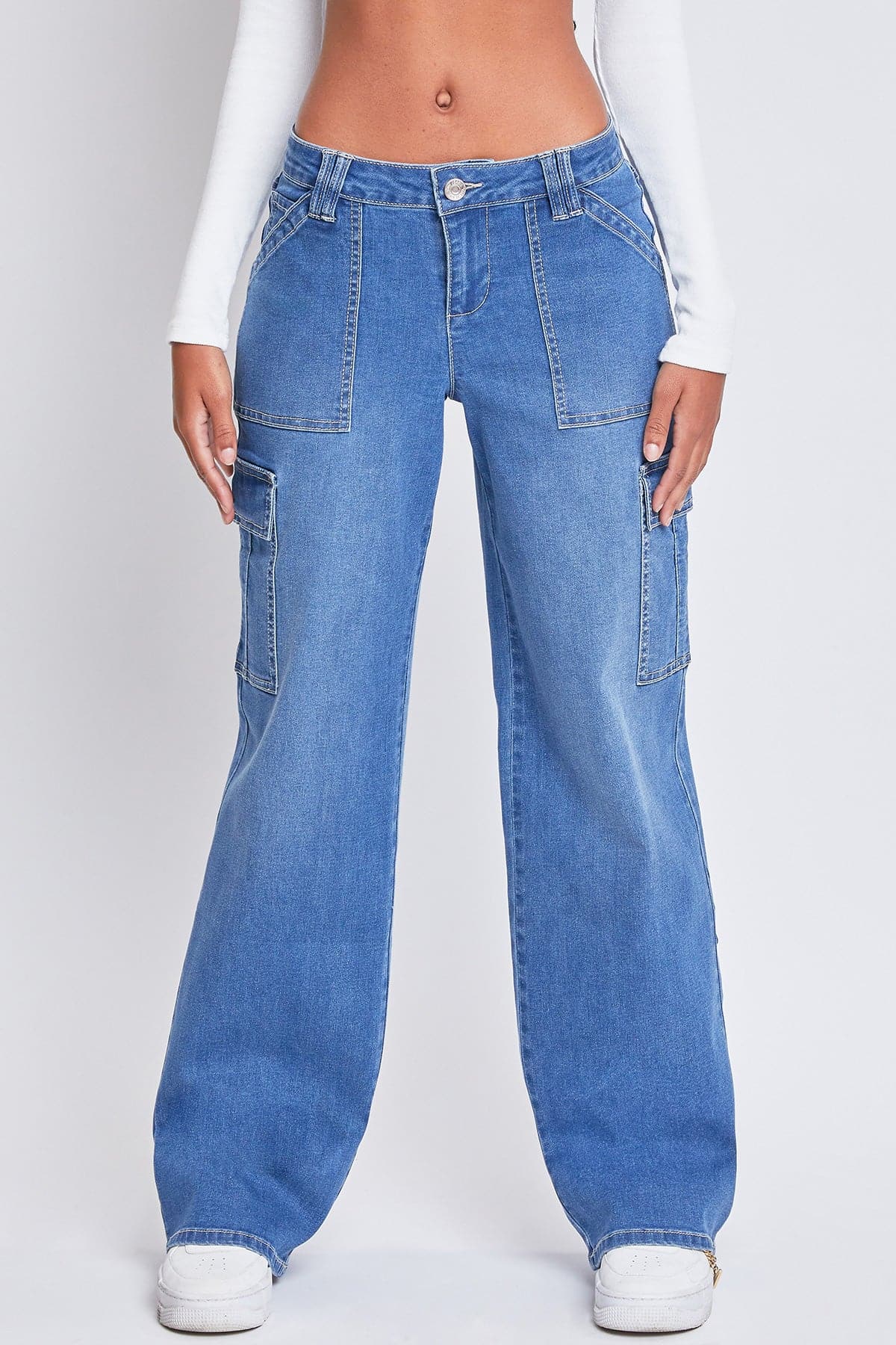 Women's Low Rise Relaxed Cargo Jeans