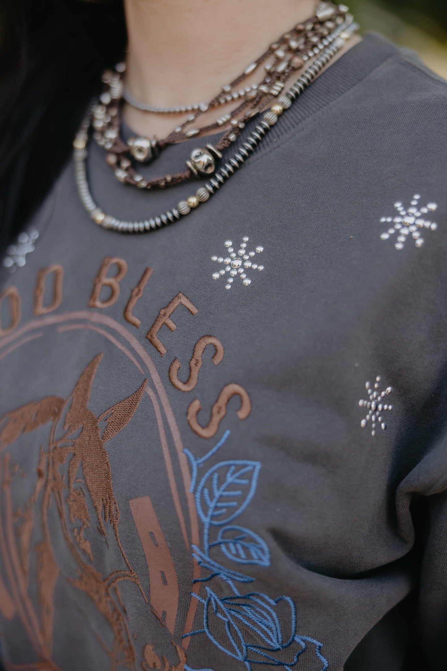 Rodeo Quincy God Bless Horses Pullover
