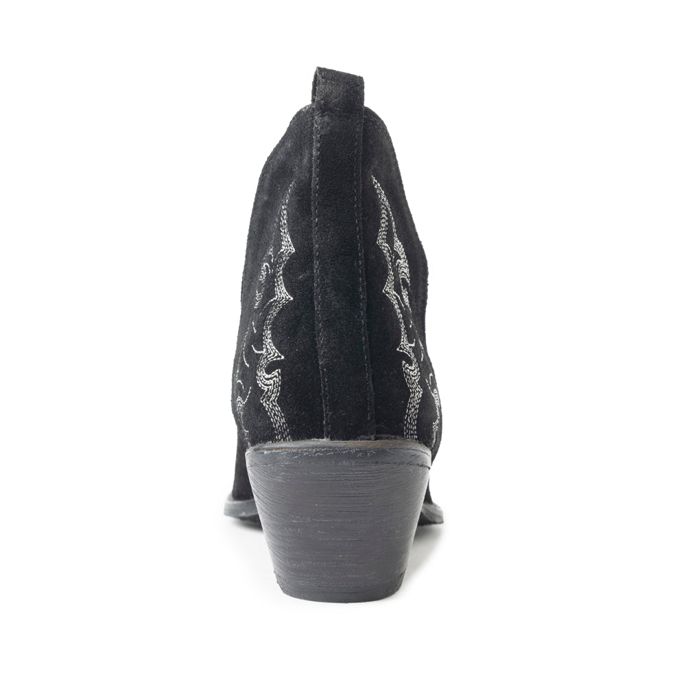 Myra Trail Runner Booties In Black