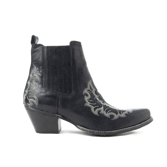 Myra Dearling Ranch Booties In Black