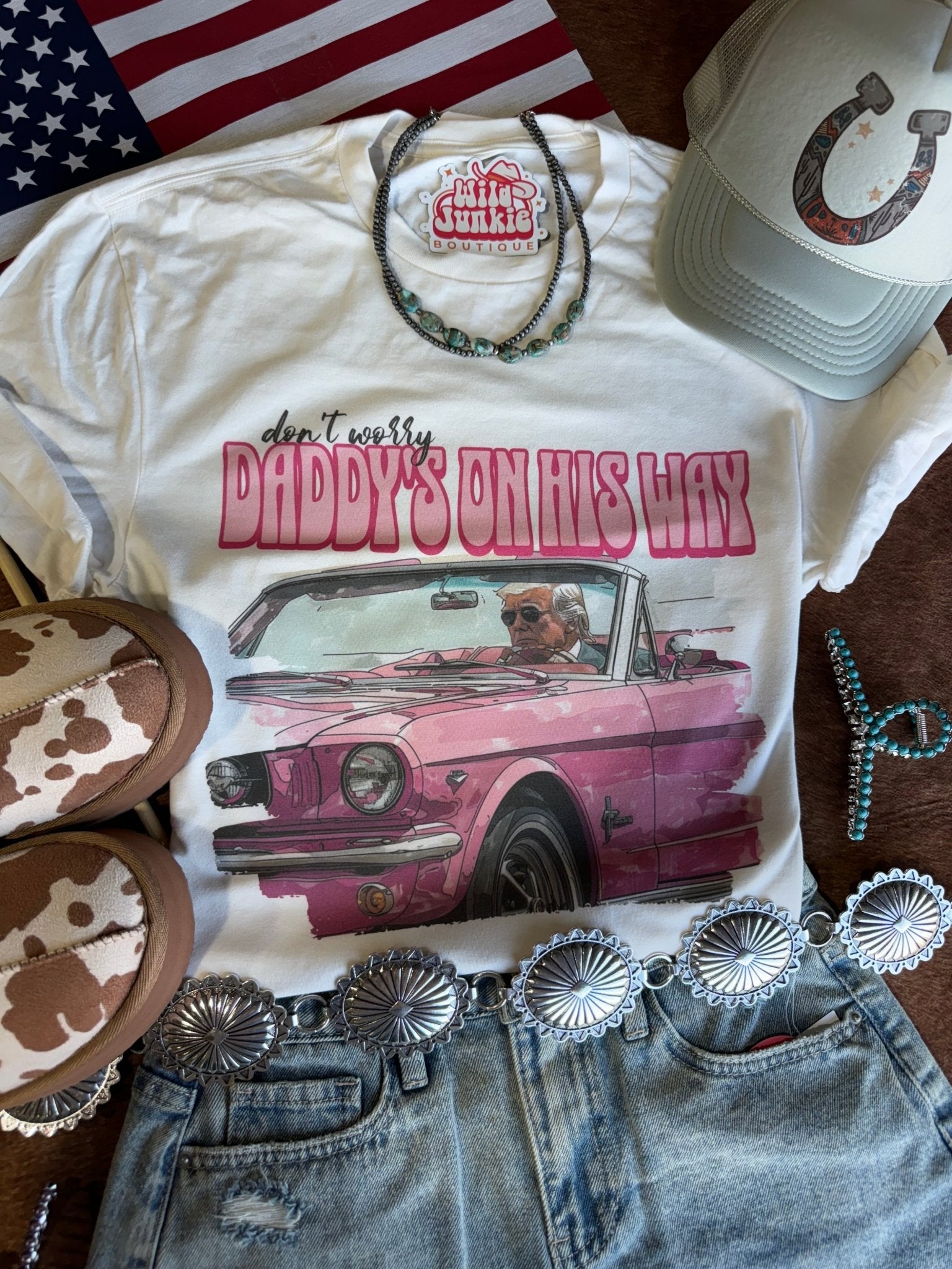 daddys on his way t shirt flat lay