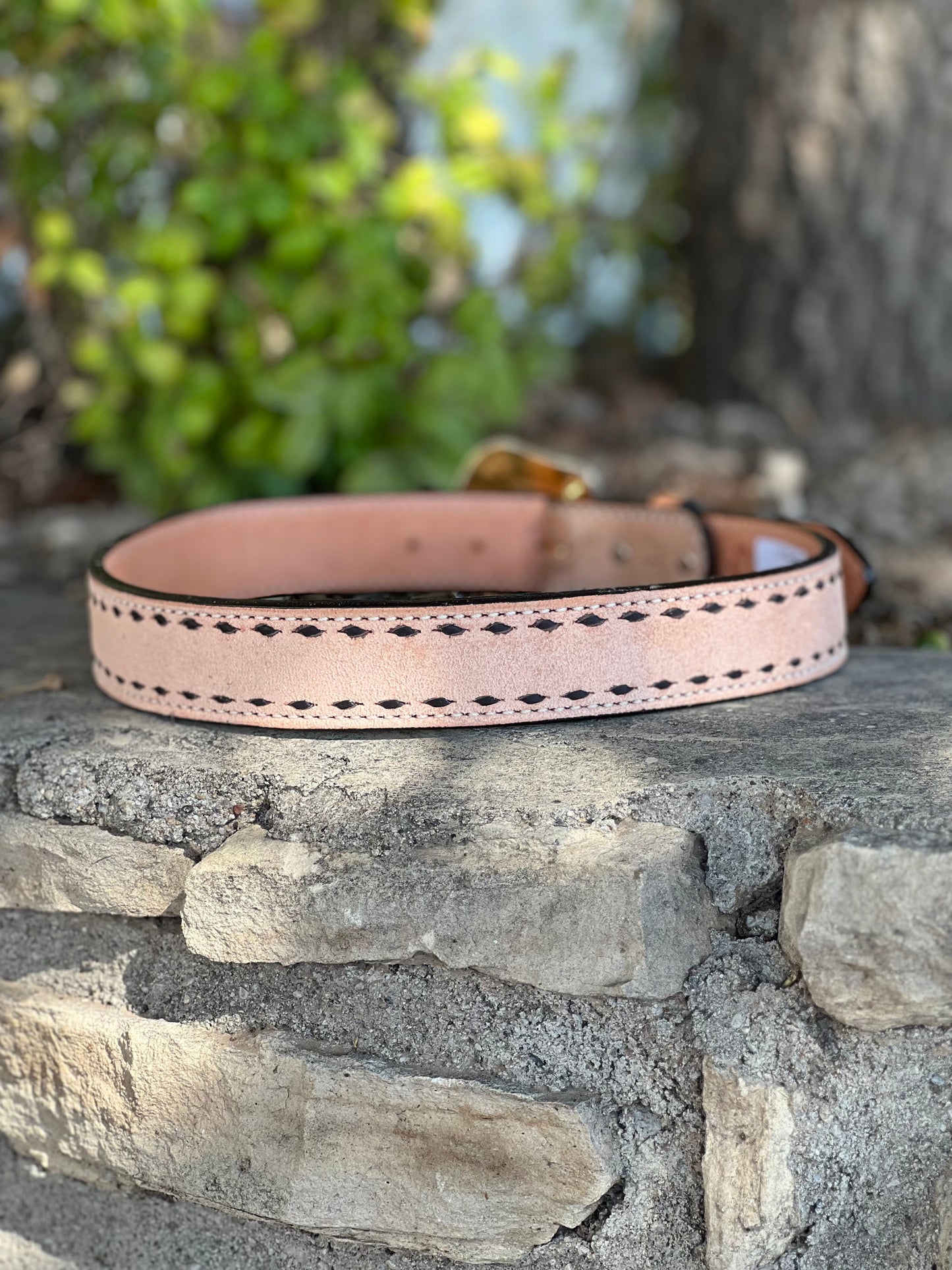 Alamo Saddlery 1.5" Straight TBS belt rough out golden leather w/ buckstitch